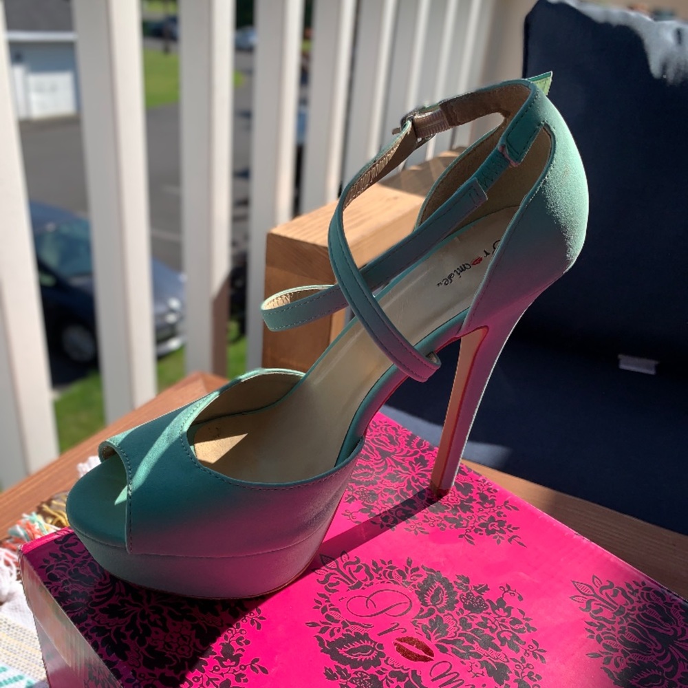 High heel sandals